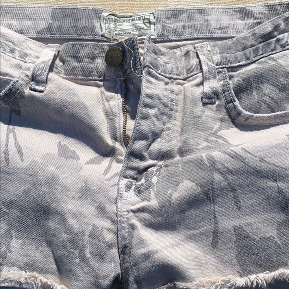 Current elliott boyfriend short